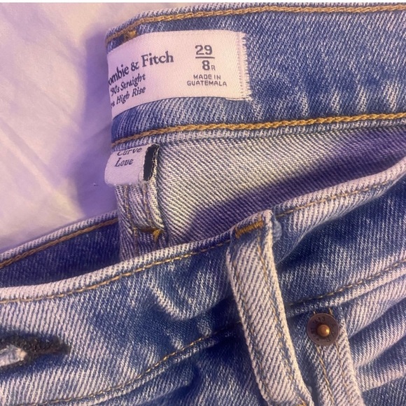 Abercrombie Curve Love Ultra High Rise 90s Straight Jean Size 29 - Picture 3 of 5
